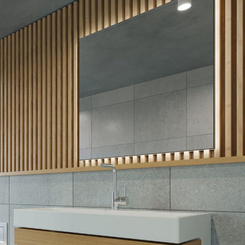Vetro specchio decorativo anti-nebbia anti-vapore 800 mm-2800 mm ad alta riflettività per il muro del bagno