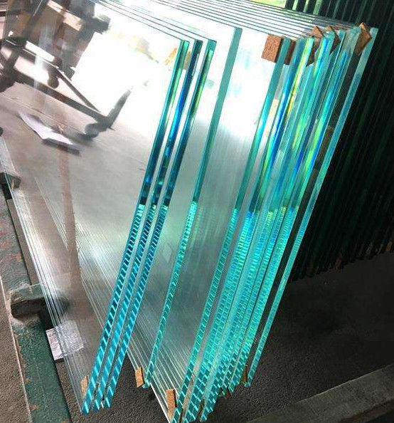 Vetro galleggiante trasparente da 3 mm a 15 mm vetro laminato di sicurezza temperato a bassa tensione per porte / finestre esterne / divisorie interne