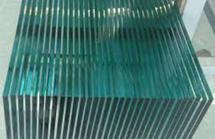 Vetro galleggiante trasparente da 3 mm a 15 mm vetro laminato di sicurezza temperato a bassa tensione per porte / finestre esterne / divisorie interne