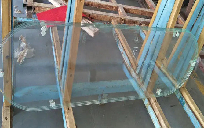 Vetro galleggiante ultra trasparente per edifici resistenza al calore ≤ 0,3 mm/m°C e progettazione irregolare