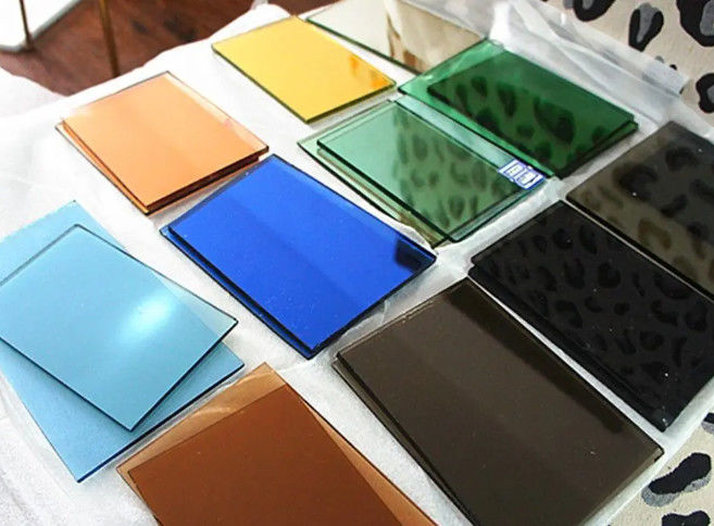Vetro colorato liscio per finestre e porte
