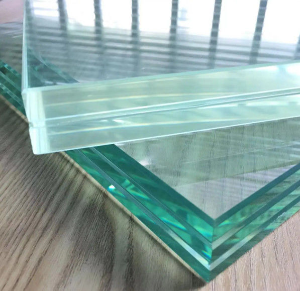 Vetro temperato laminato con prestazioni ambientali
