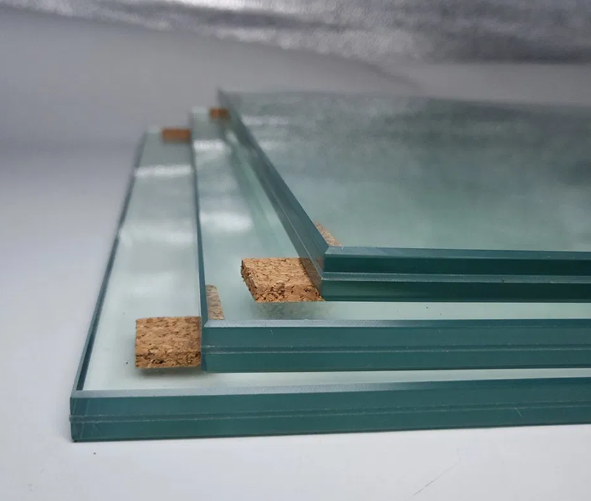 Colored/Tinted/Reflective/Coated/Ultra clear Laminated Glass Safety Glass for Building/Window/Doors/Balustrade/Railing/Shower Room